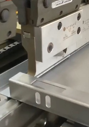 Ner Hinged Punch